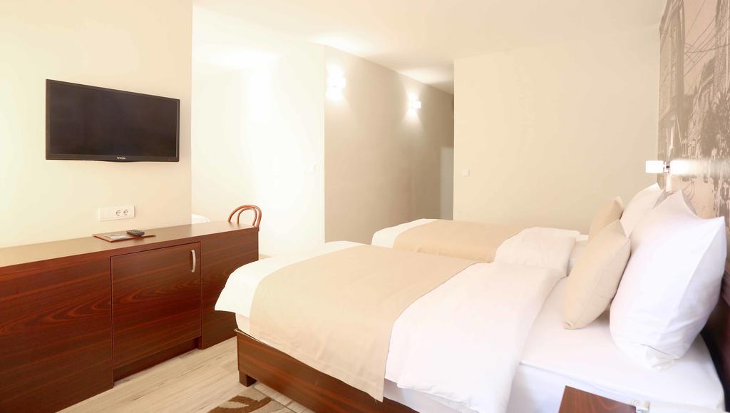 Hotel Park Vogosca Экстерьер фото