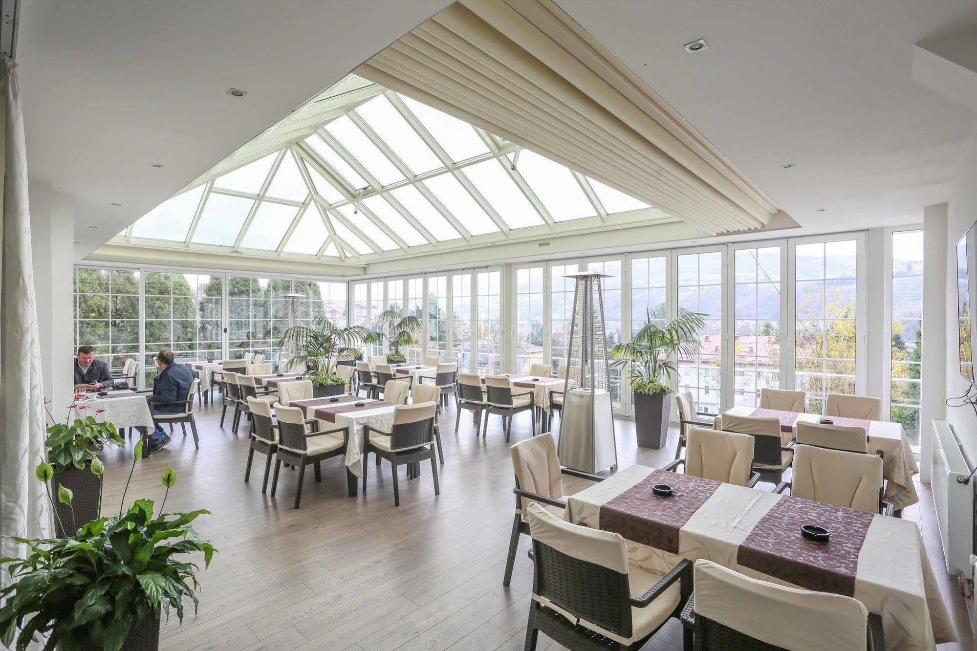 Hotel Park Vogosca Экстерьер фото